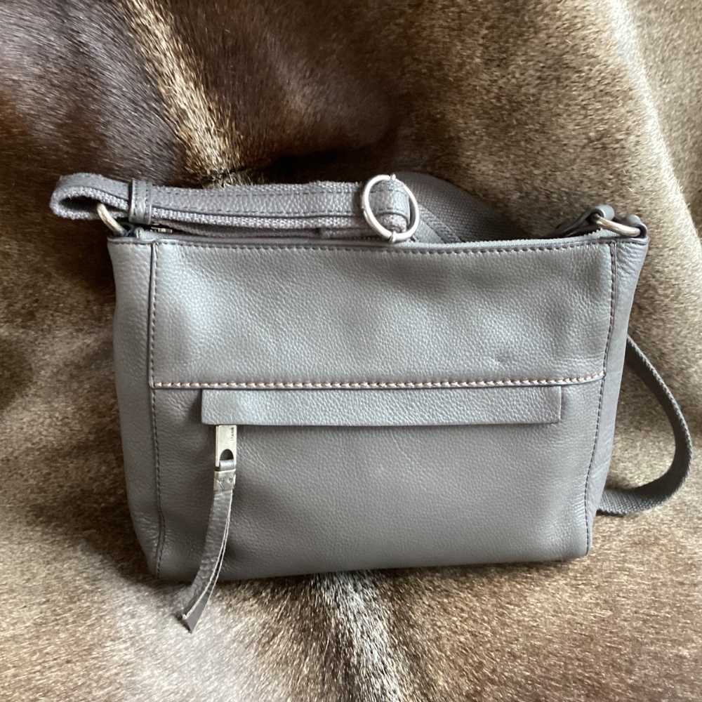 Beautiful Dark Gray The Sak Pebbled Leather Crossbody Handbag🦋 - Picture 2 of 9